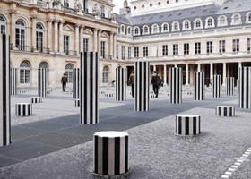 column of buren palais royal paris